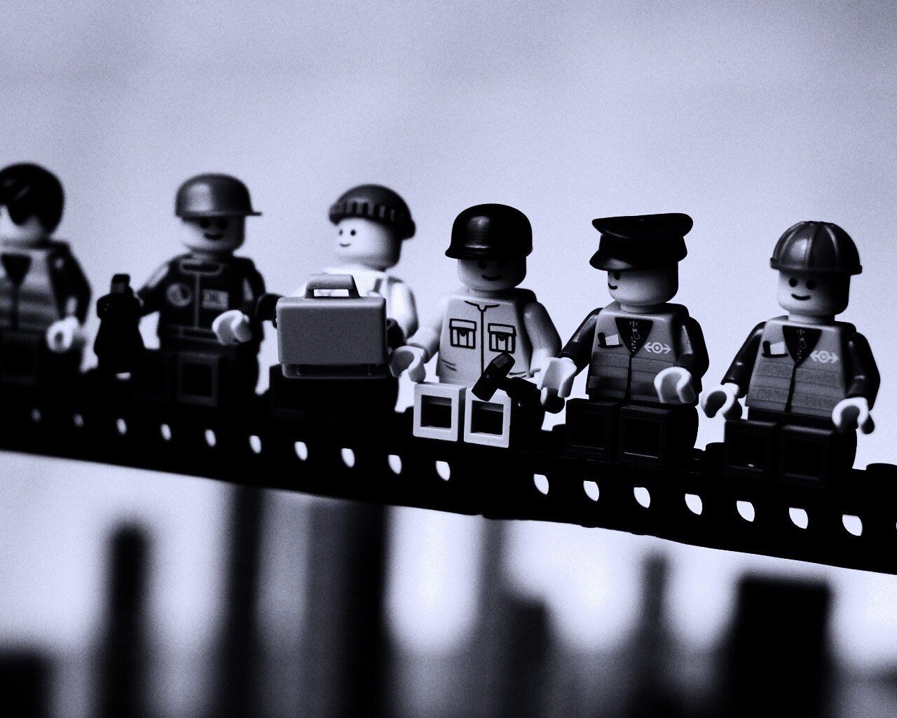 Lego строители обедают на балке обои