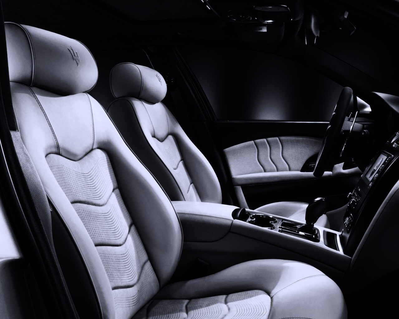 Салон Мазерати Quattroporte обои