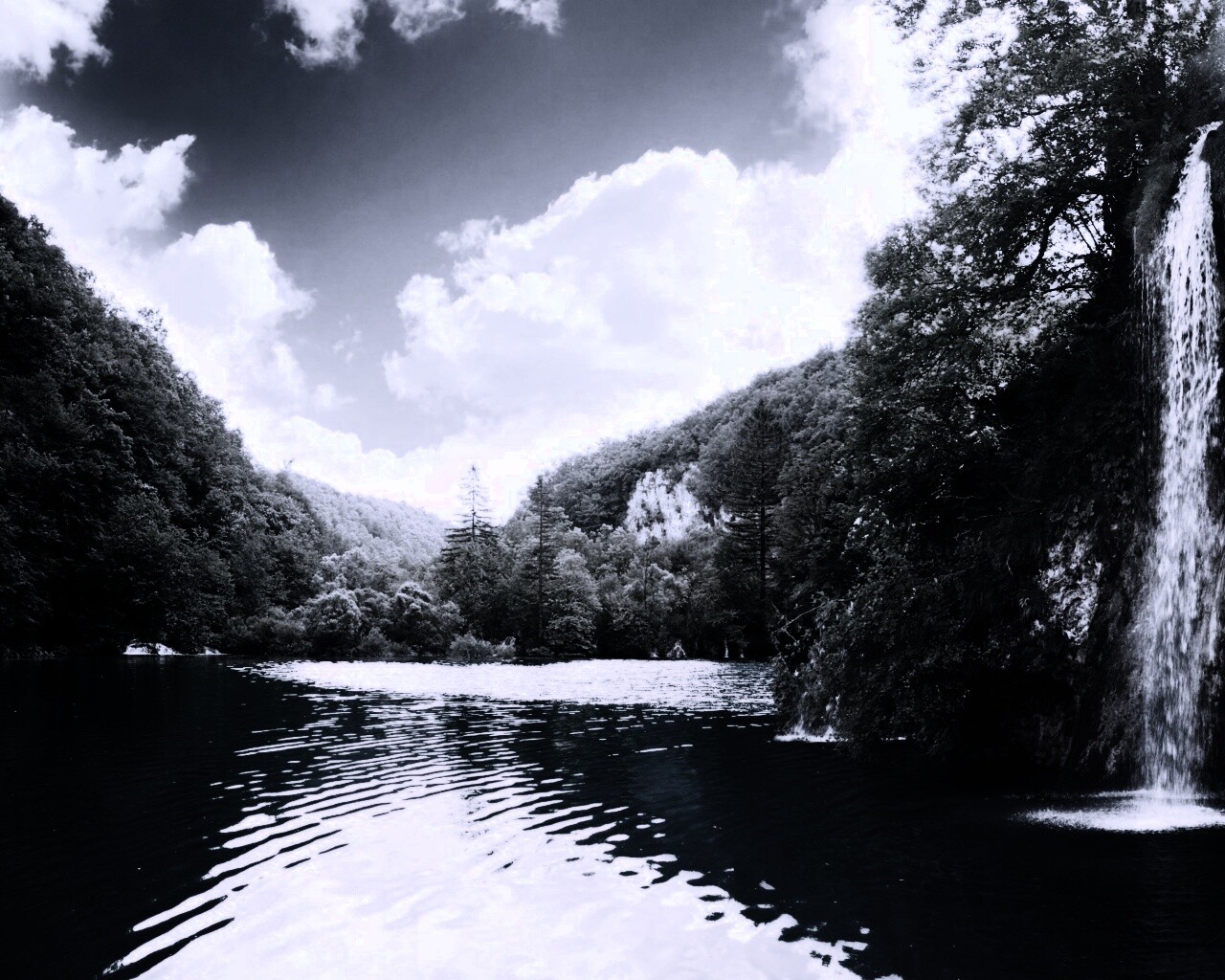 Водопад у реки обои