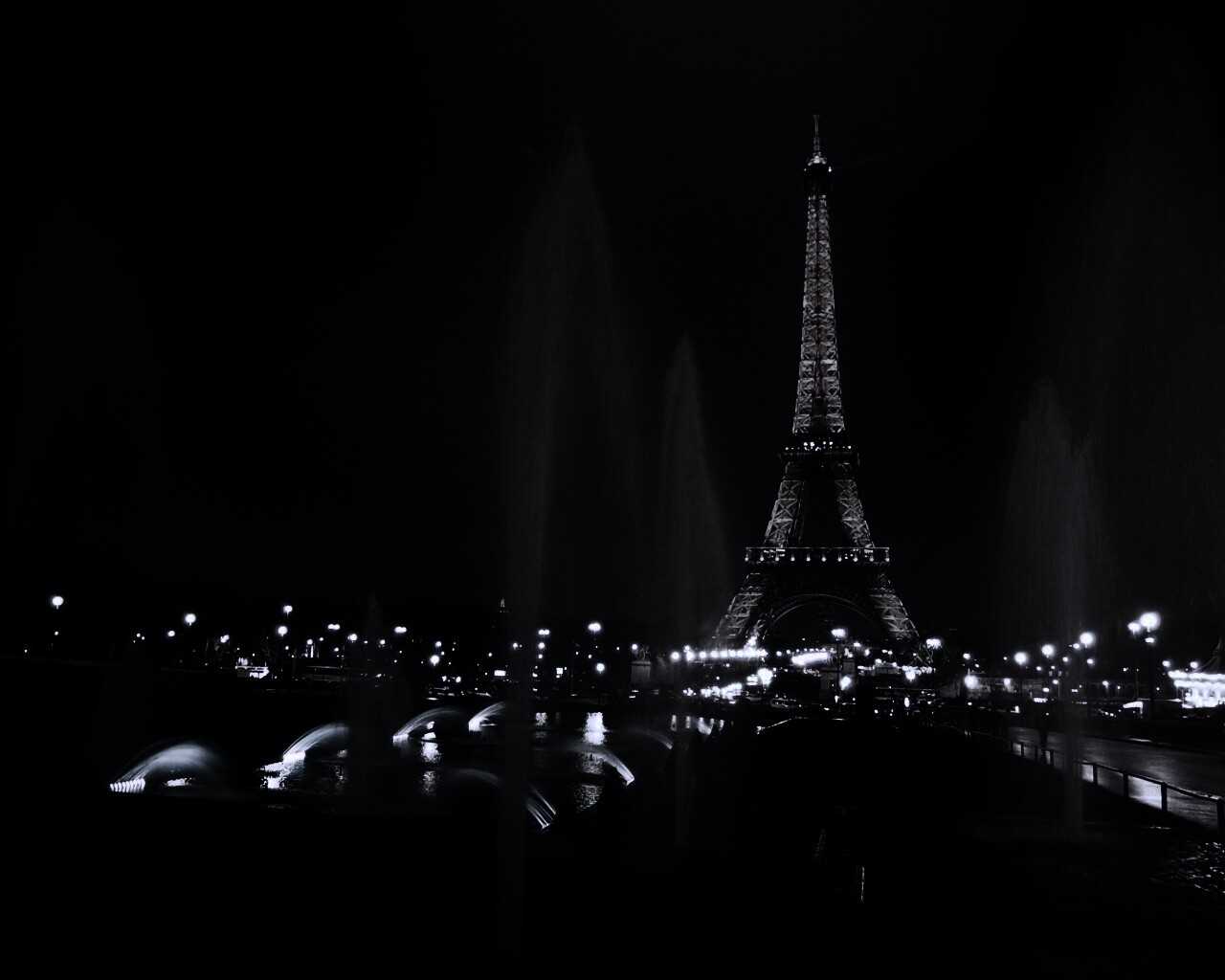 Фонтаны напротив башни Эйфеля обои