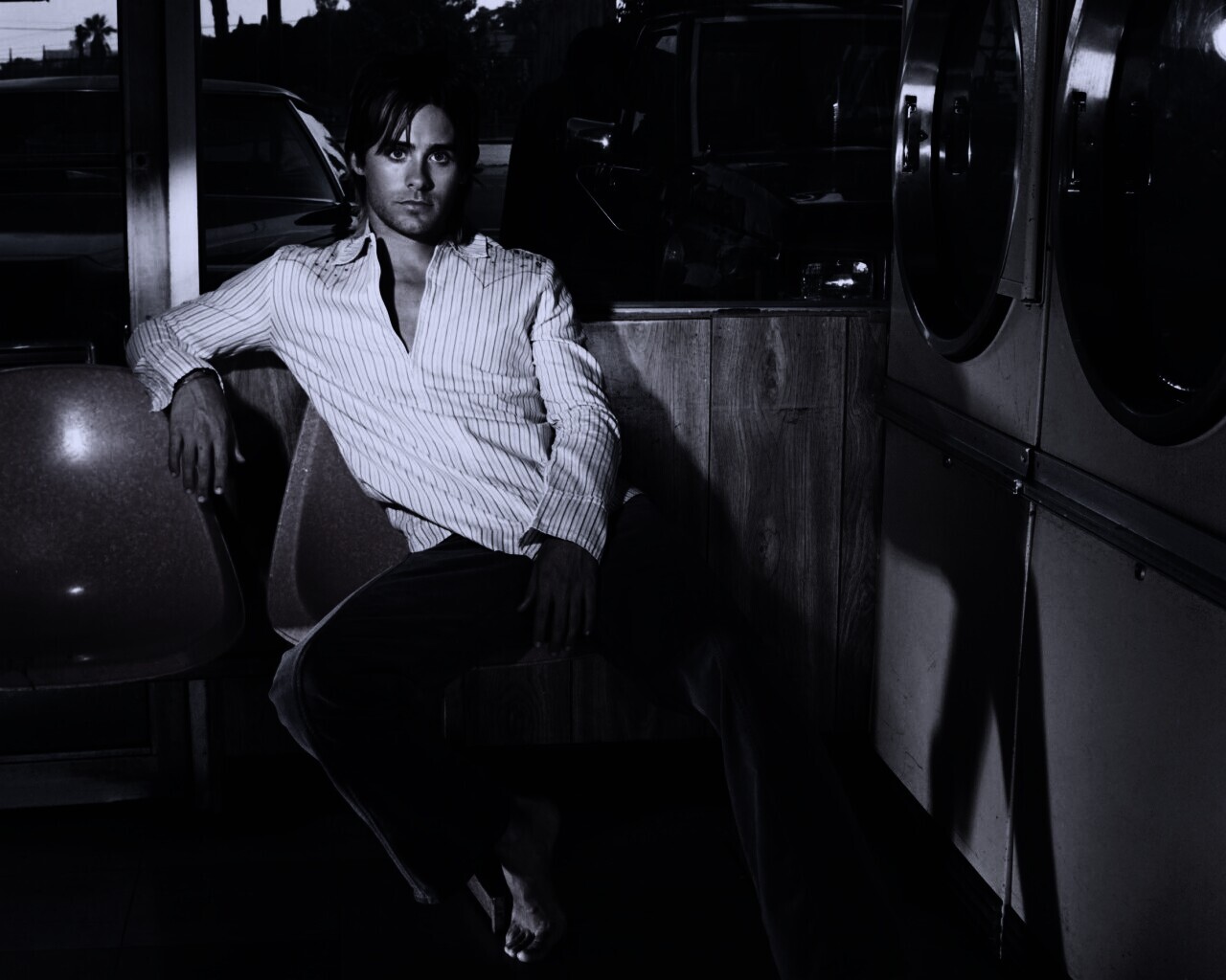 Джаред  Лето на стуле обои