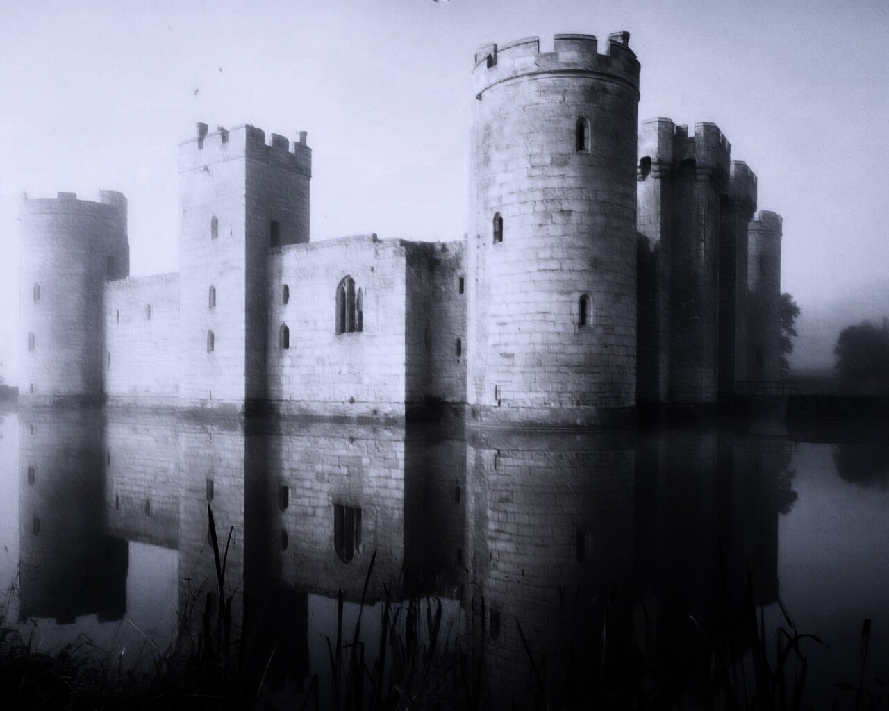 Замок на озере обои