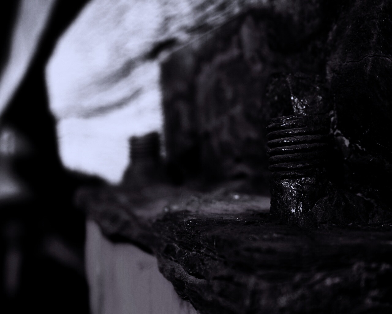 Проржавевшие болты обои