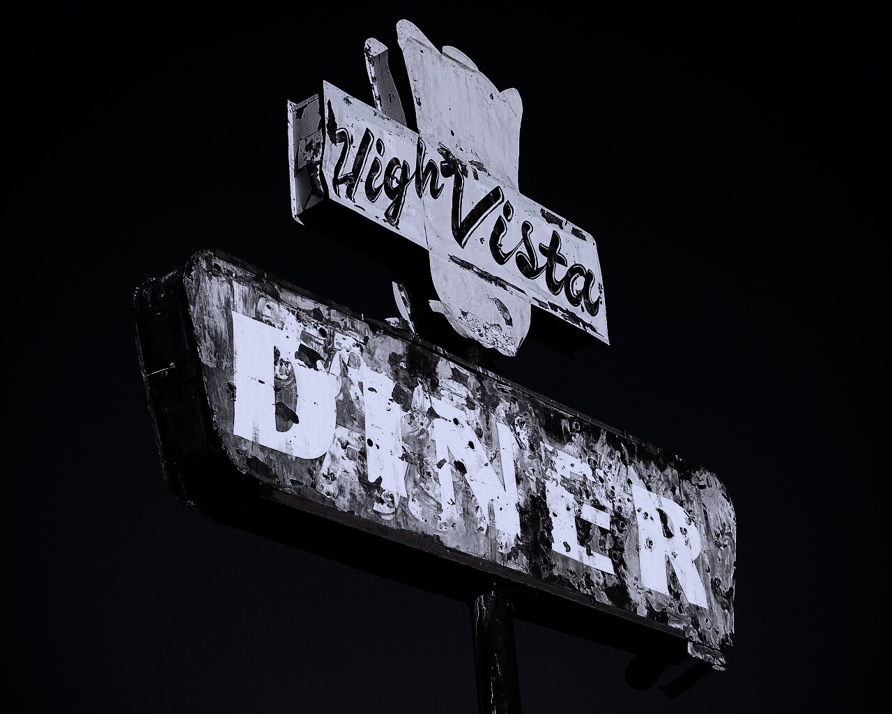 Вывеска заброшенного ресторанчика обои