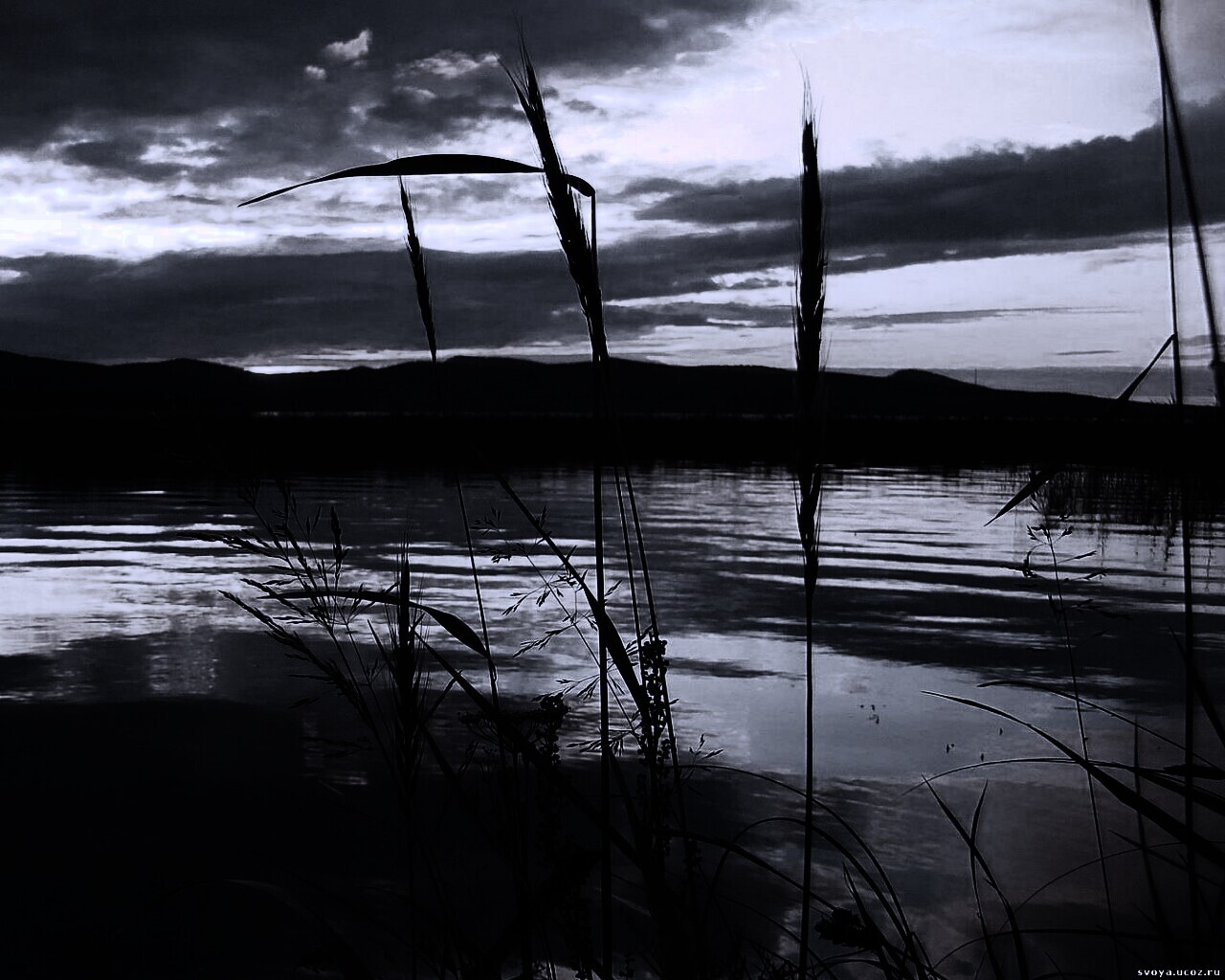 Закат на озере обои