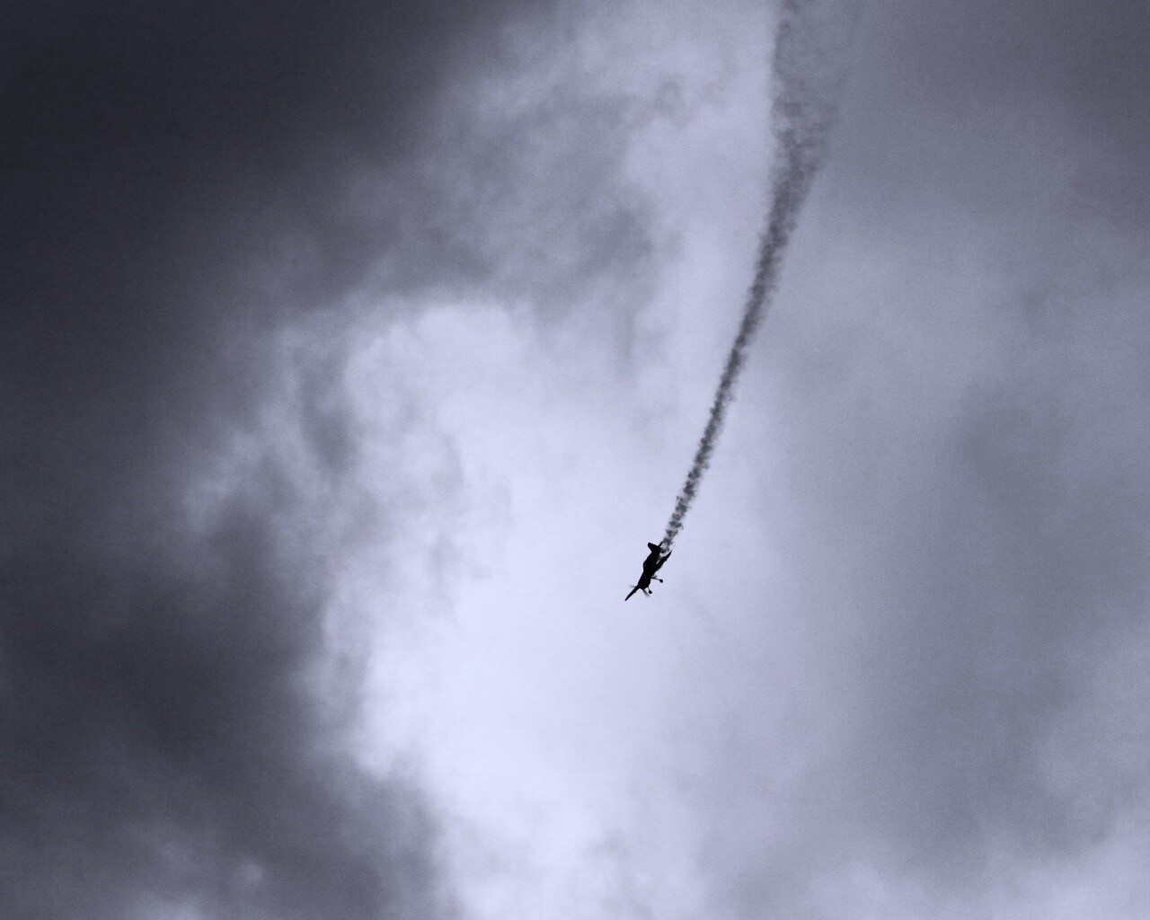 Падающий самолёт обои