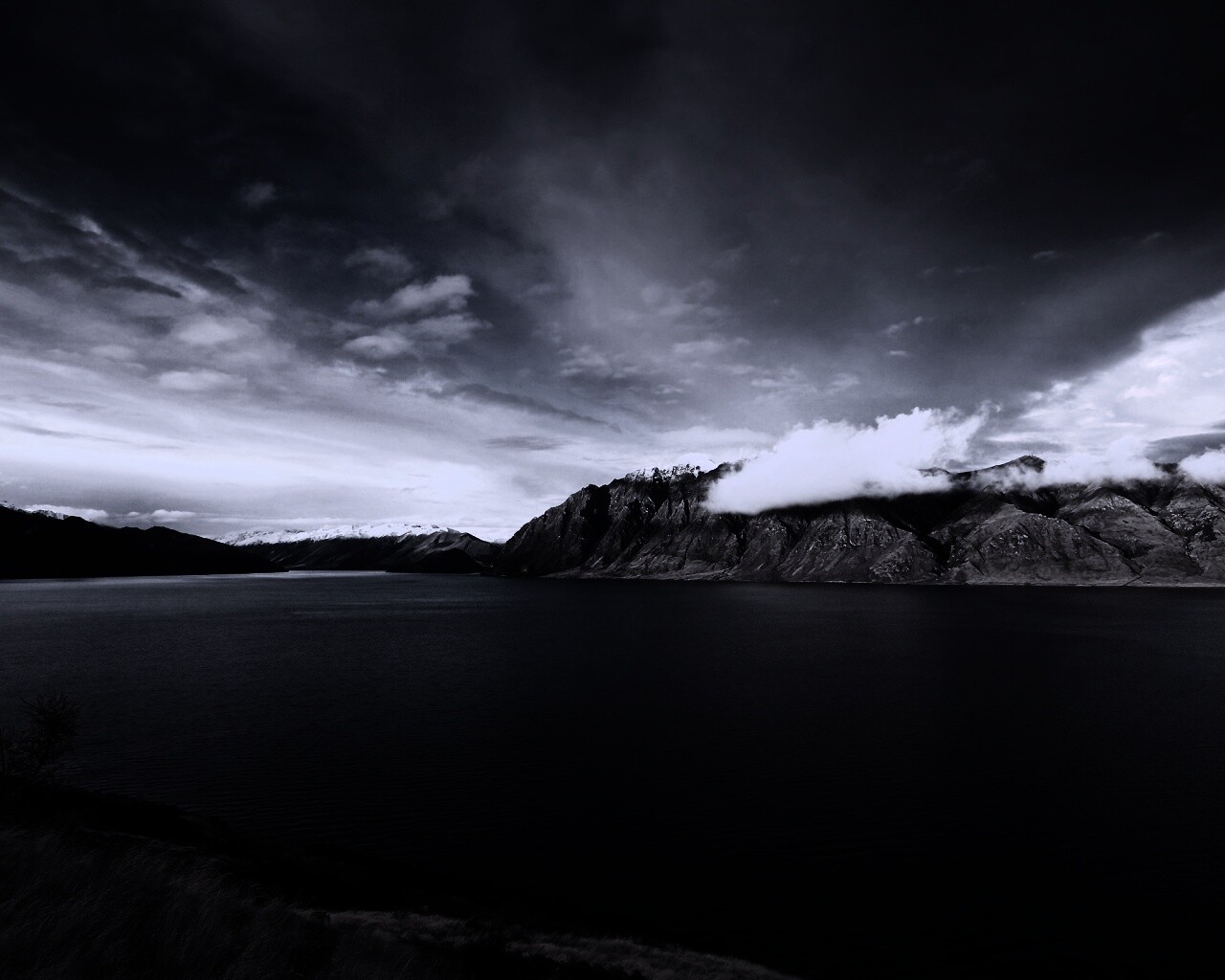 Живописная широкая река обои