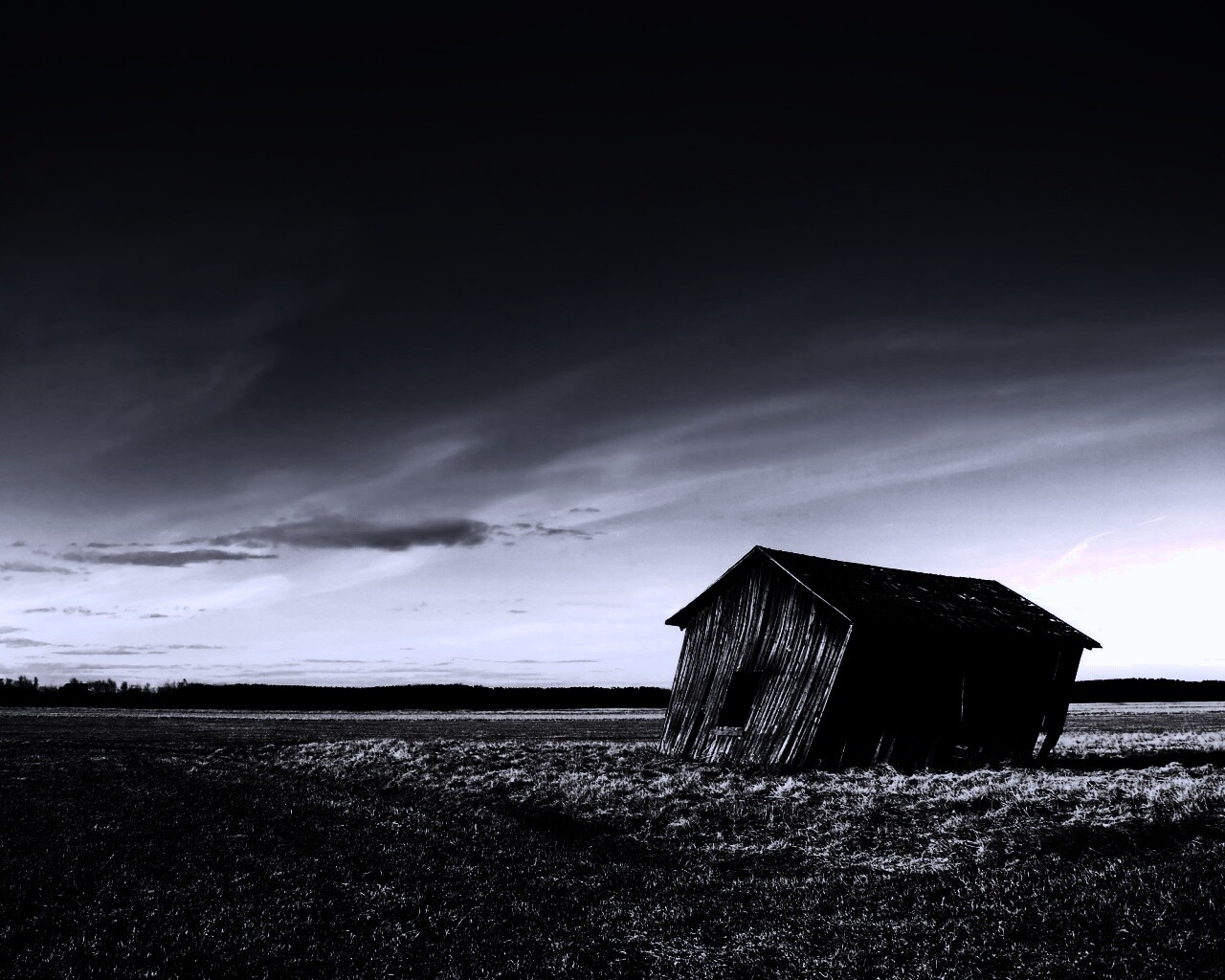 Покосившийся сарай обои