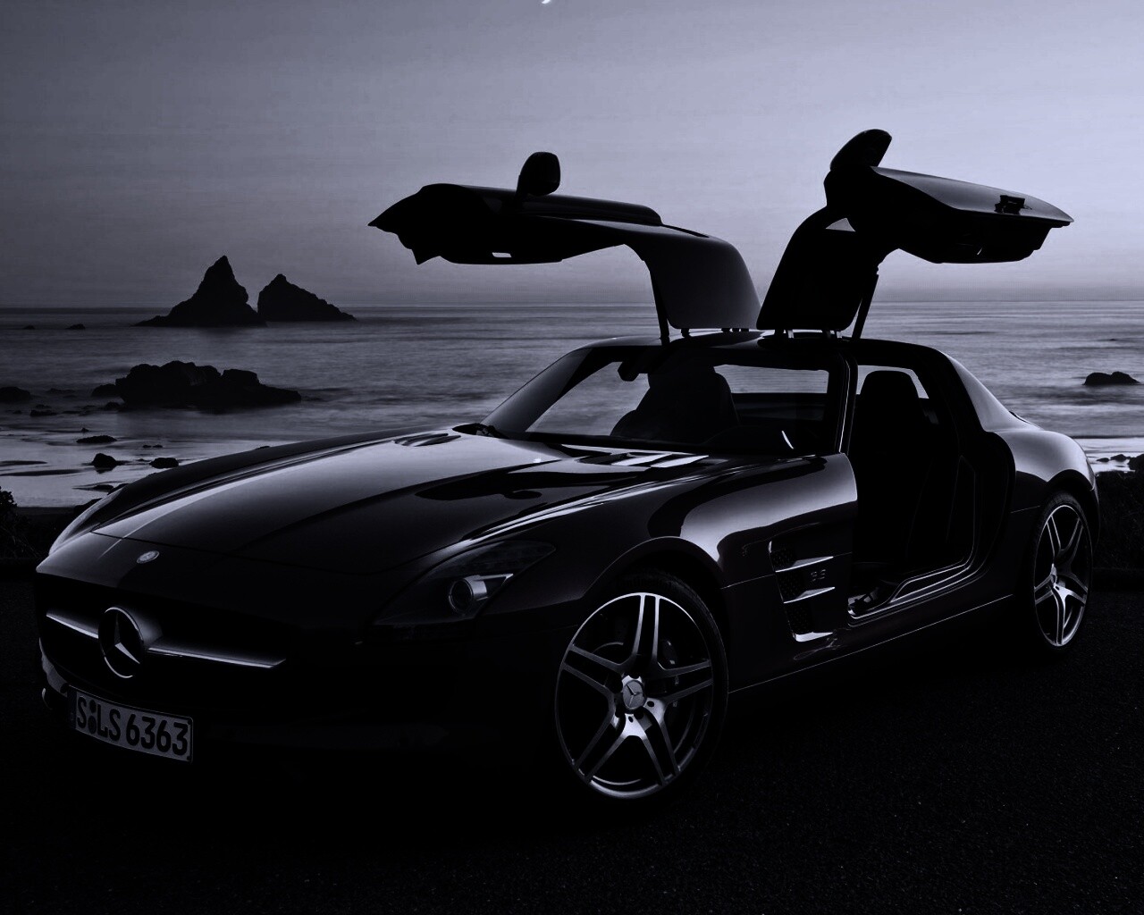 Мерседес на побережье обои