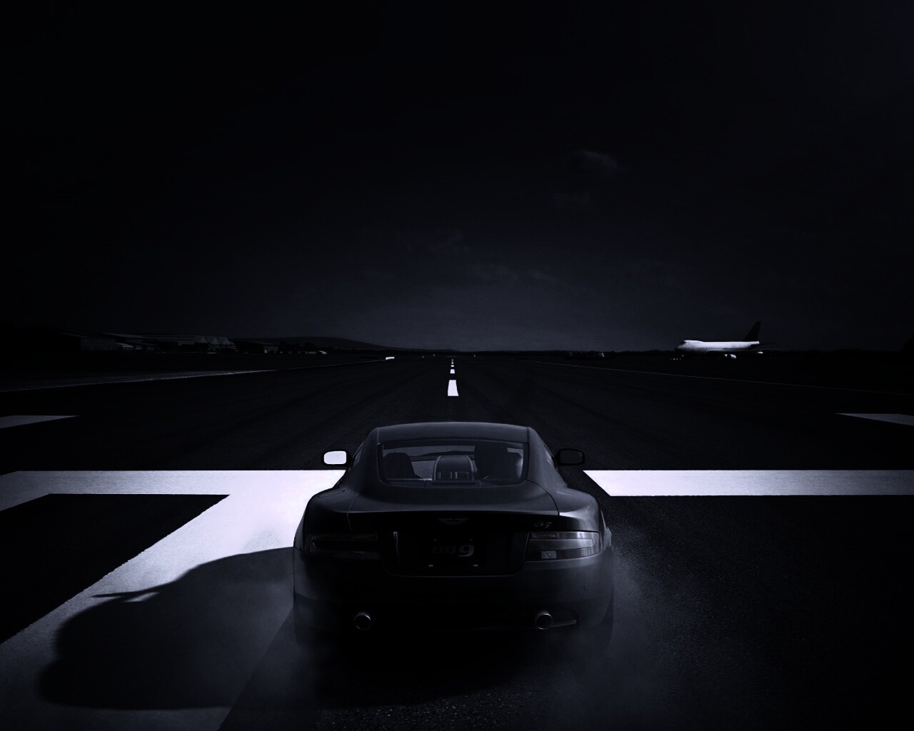 Aston на взлетной полосе обои