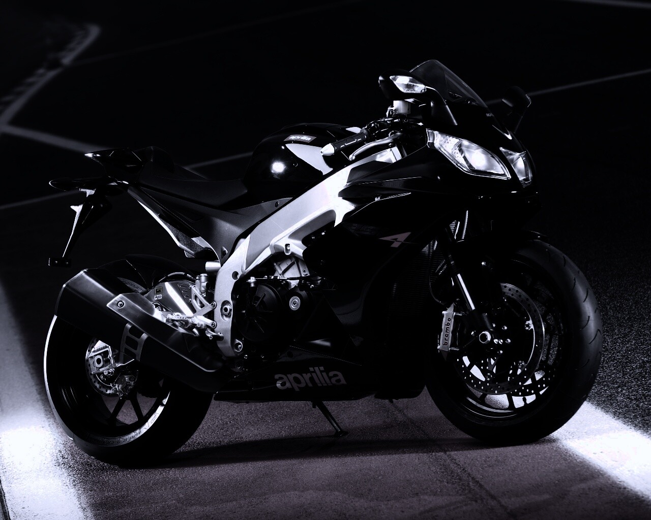 Aprilia на треке обои