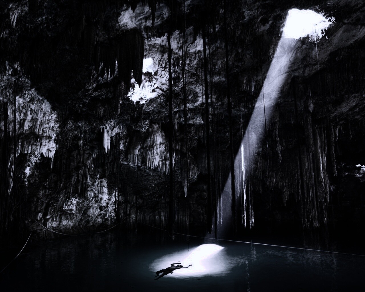 Пещера сталактитов обои