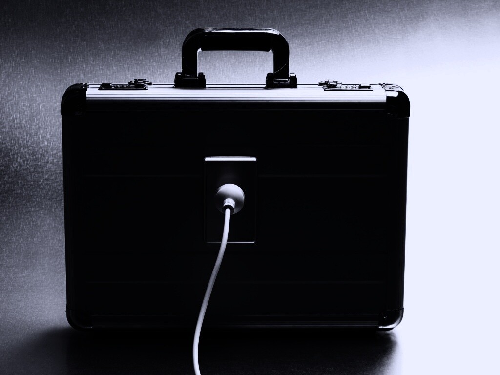 Розетка на кейсе обои