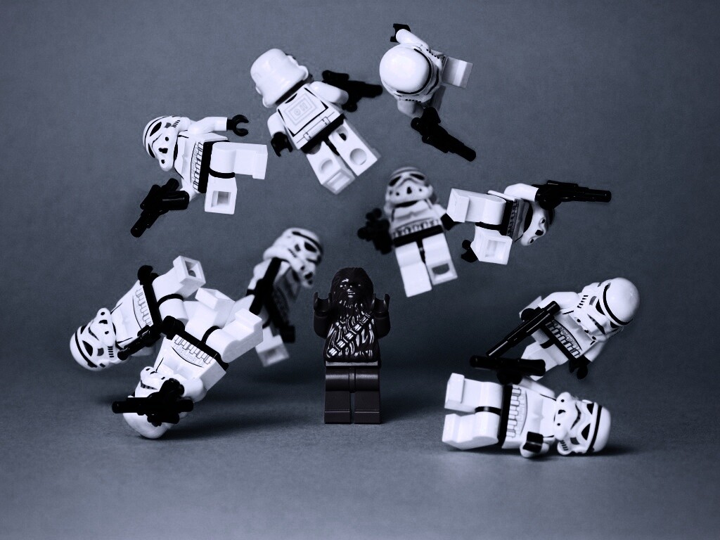Чубака раскидывает имперских штурмовиков обои