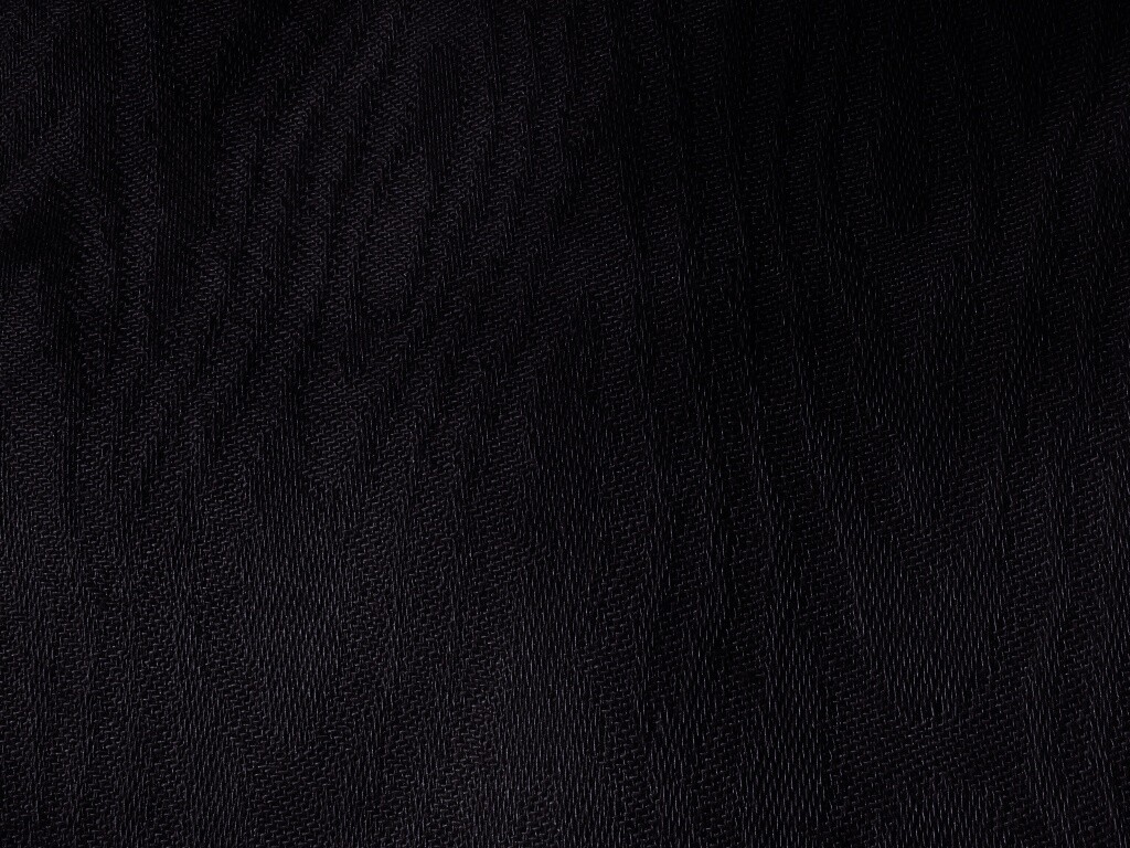 Бордовая узорчатая ткань обои