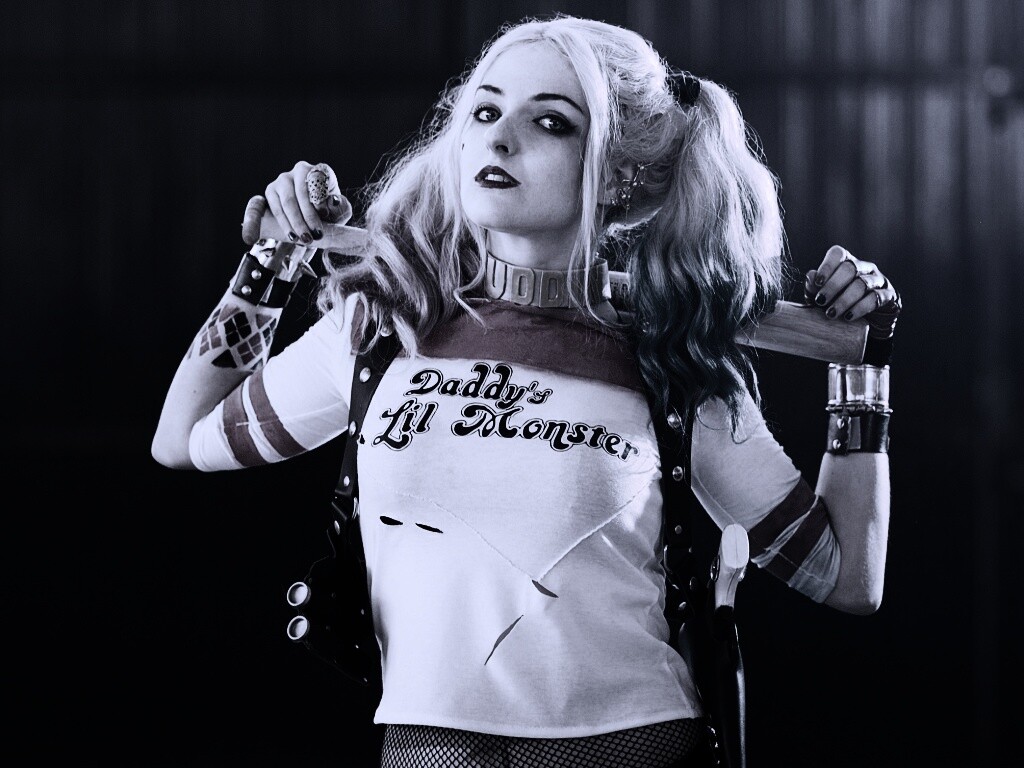 Daddy's lil monster обои