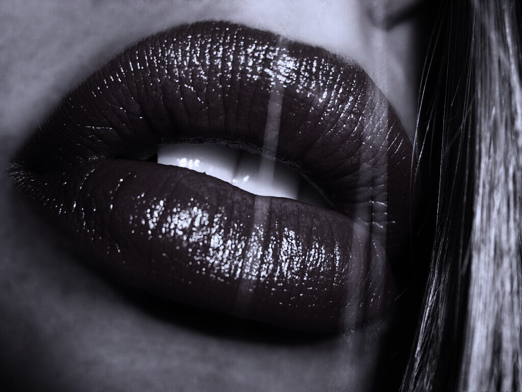 Сочные губы обои