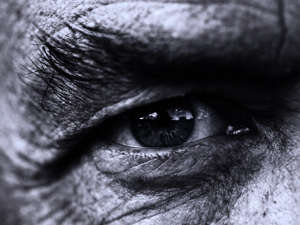 Глаз пожилого человека обои