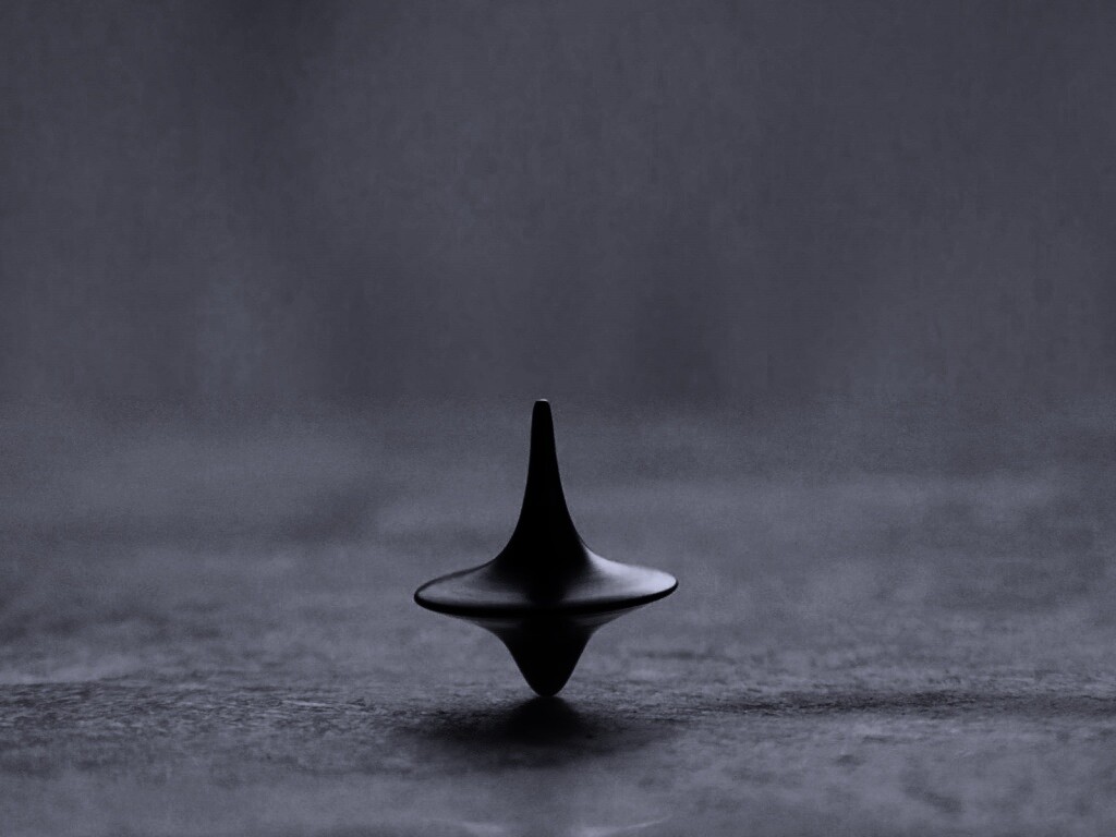 Волчок обои