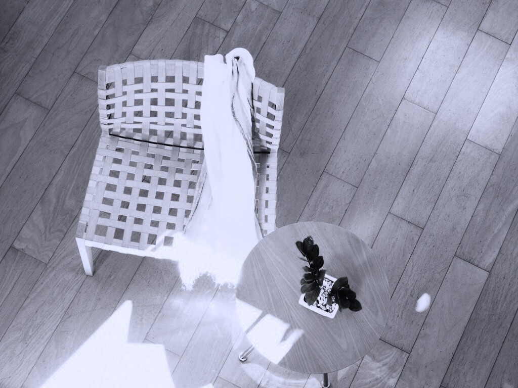 Отдых на плетенном кресле обои