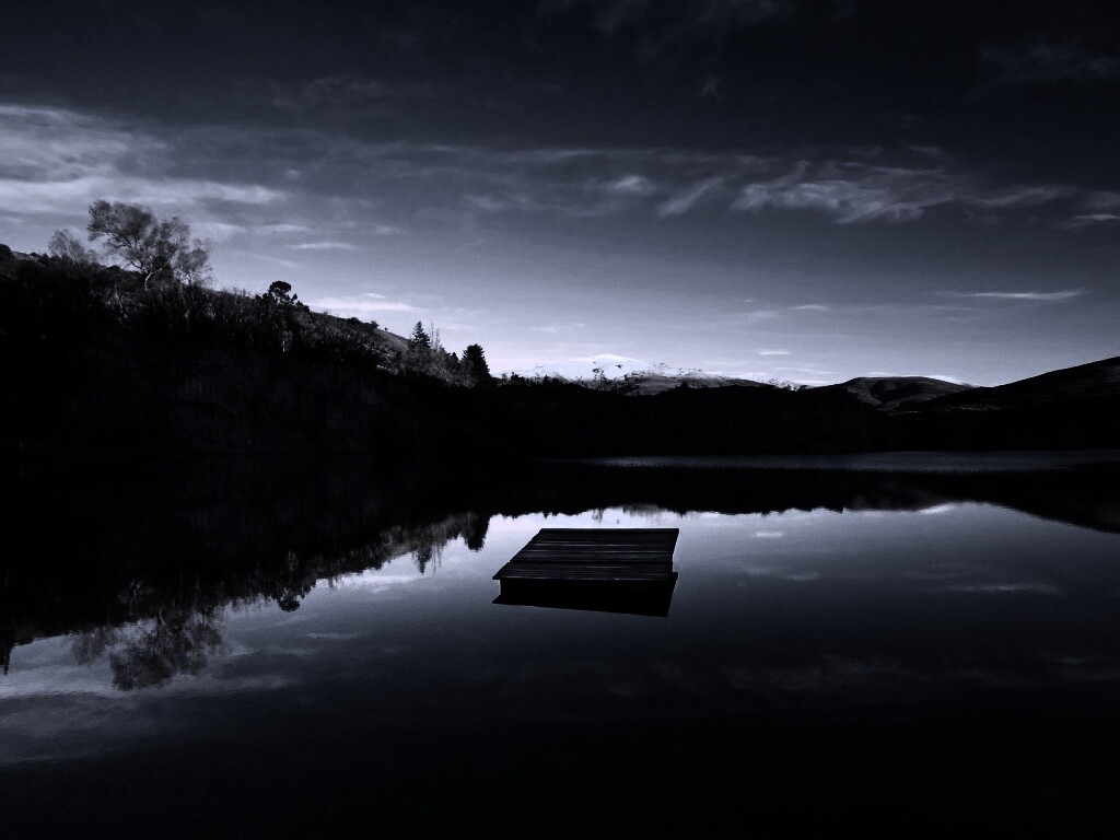 Уединенное озеро обои