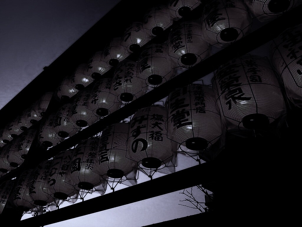 Японские фонарики вечером обои