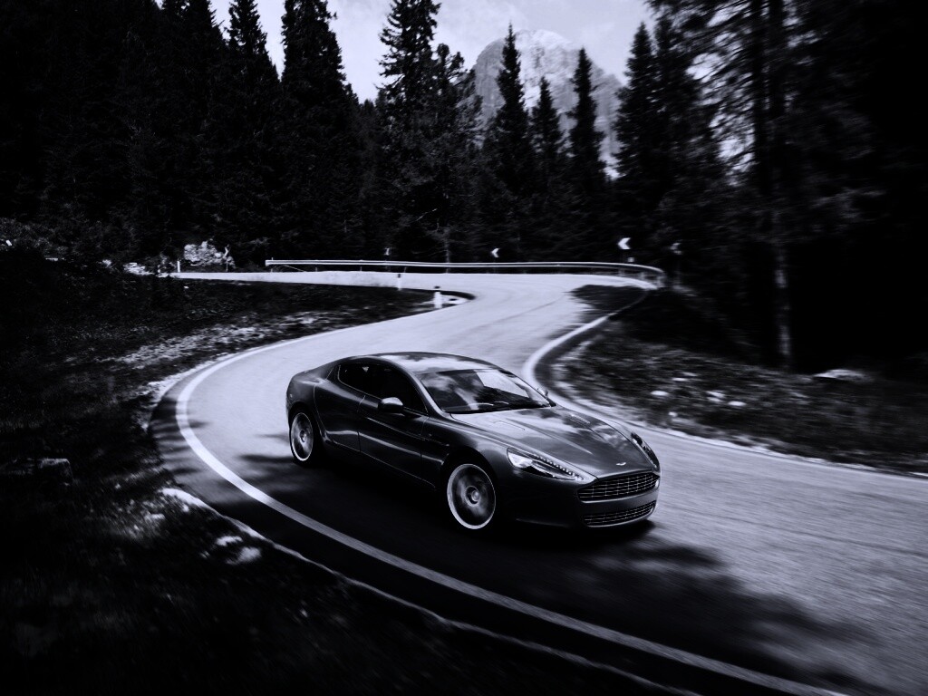 Астон мартин на лесной дороге обои