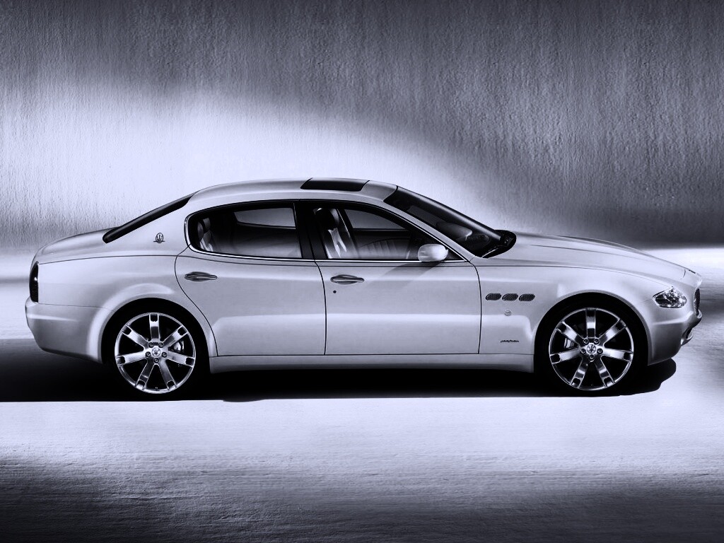 Maserati Quattroporte сбоку обои