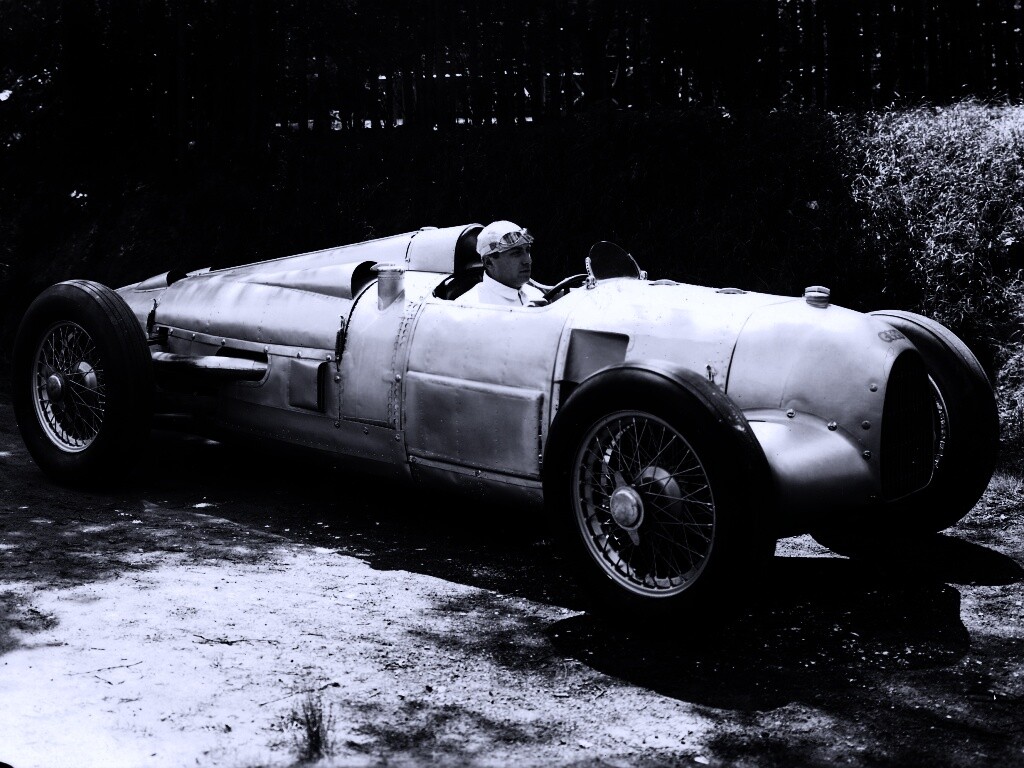 Старинный гоночный автомобиль обои