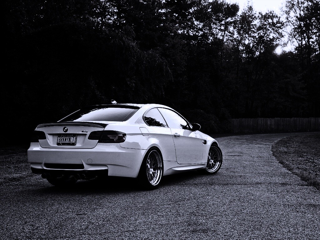 Белый BMW M3 обои