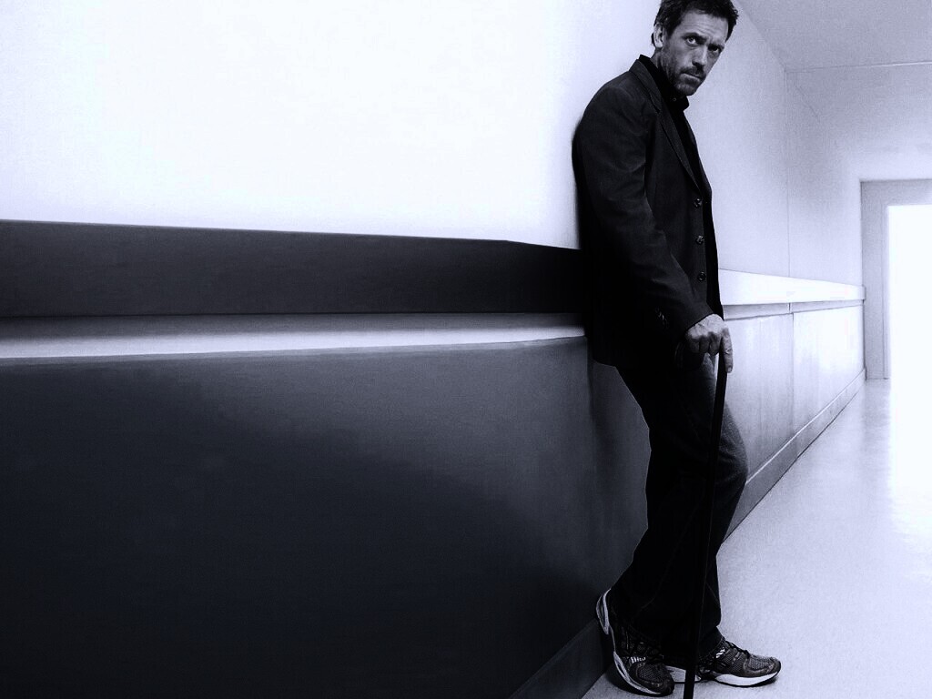 Хаус в больничном коридоре обои