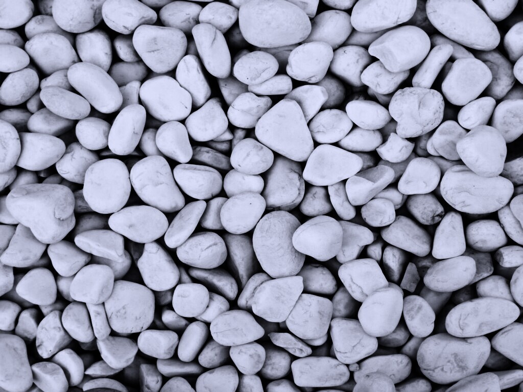Крупная белая галька обои