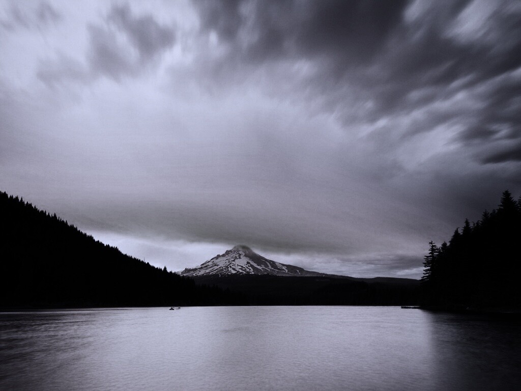 Закат над горой обои