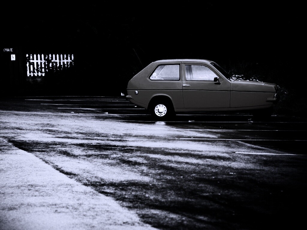 Трёхколёсный ретро автомобиль обои