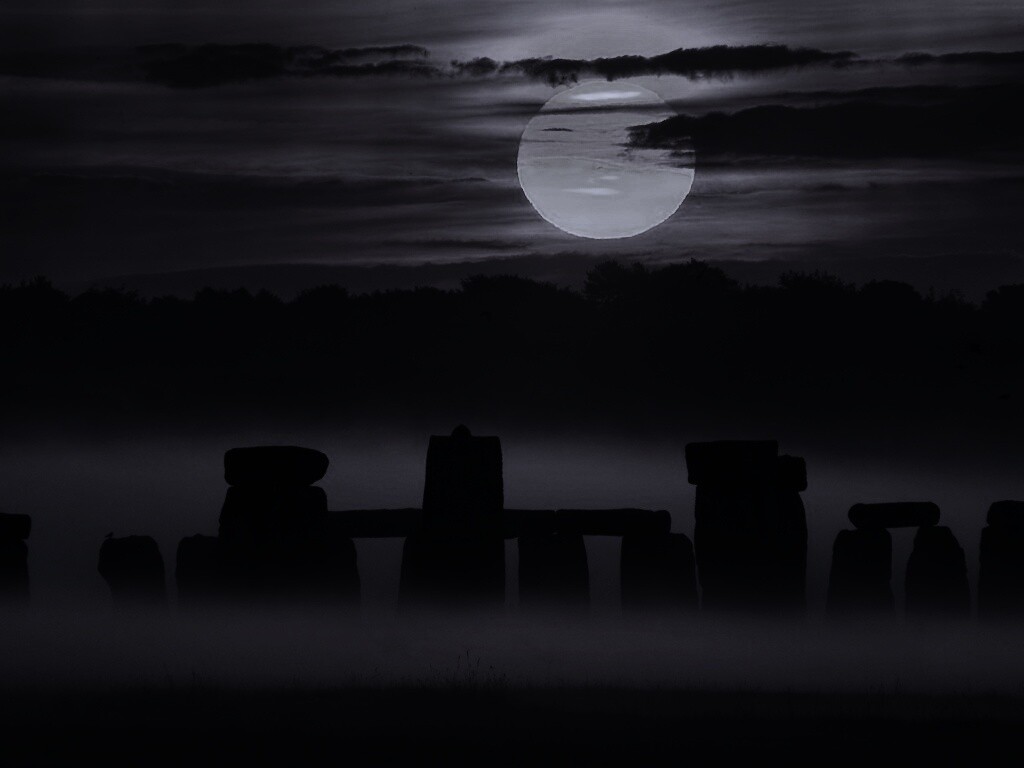 Стоунхэндж в утреннем тумане обои