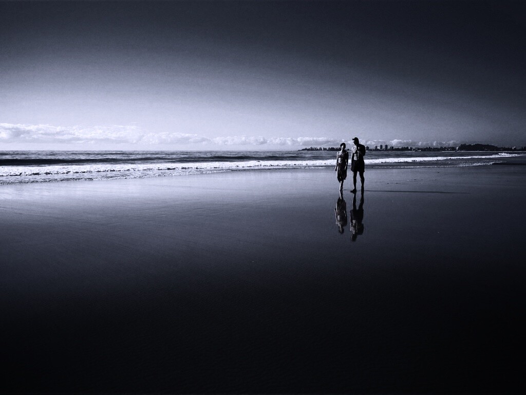 Прогулка у моря обои