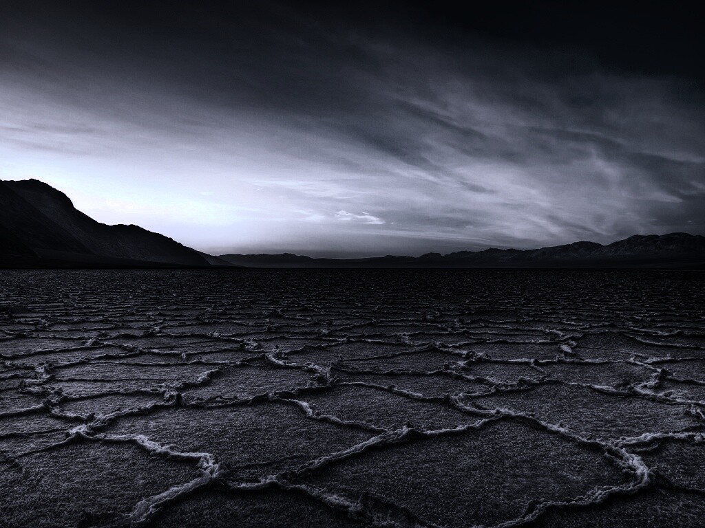 Высохшее пустынное озеро обои