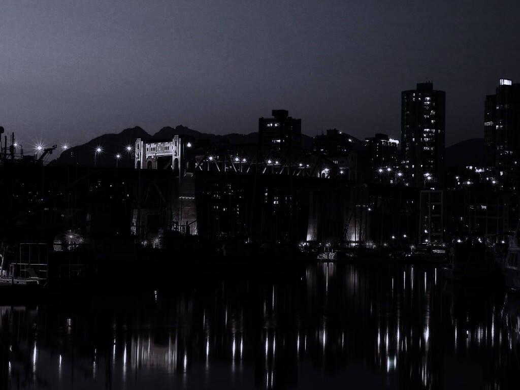 Мост и катера на закате обои