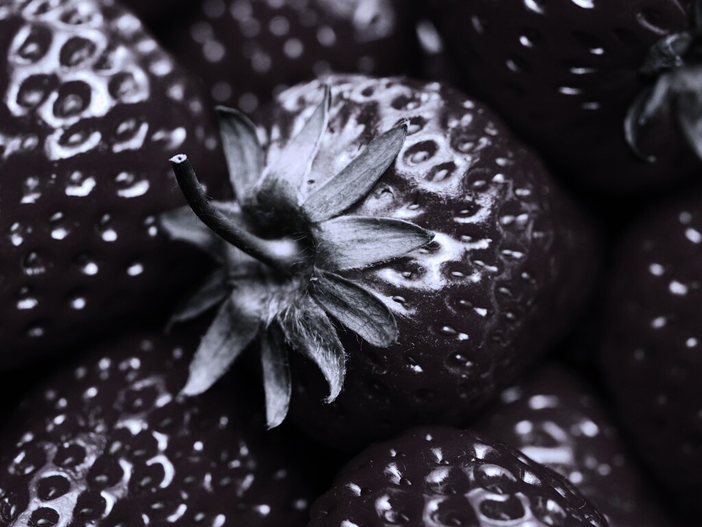 Сочная клубничка обои