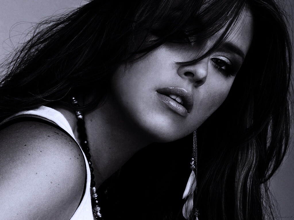 Брюнетка обои