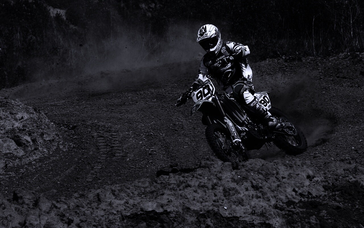 На мототреке обои