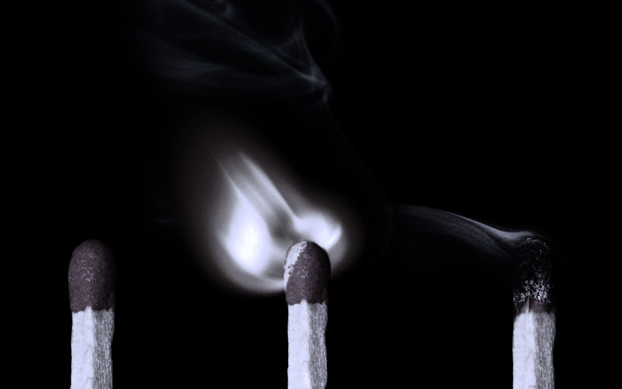 Три состояния спички обои