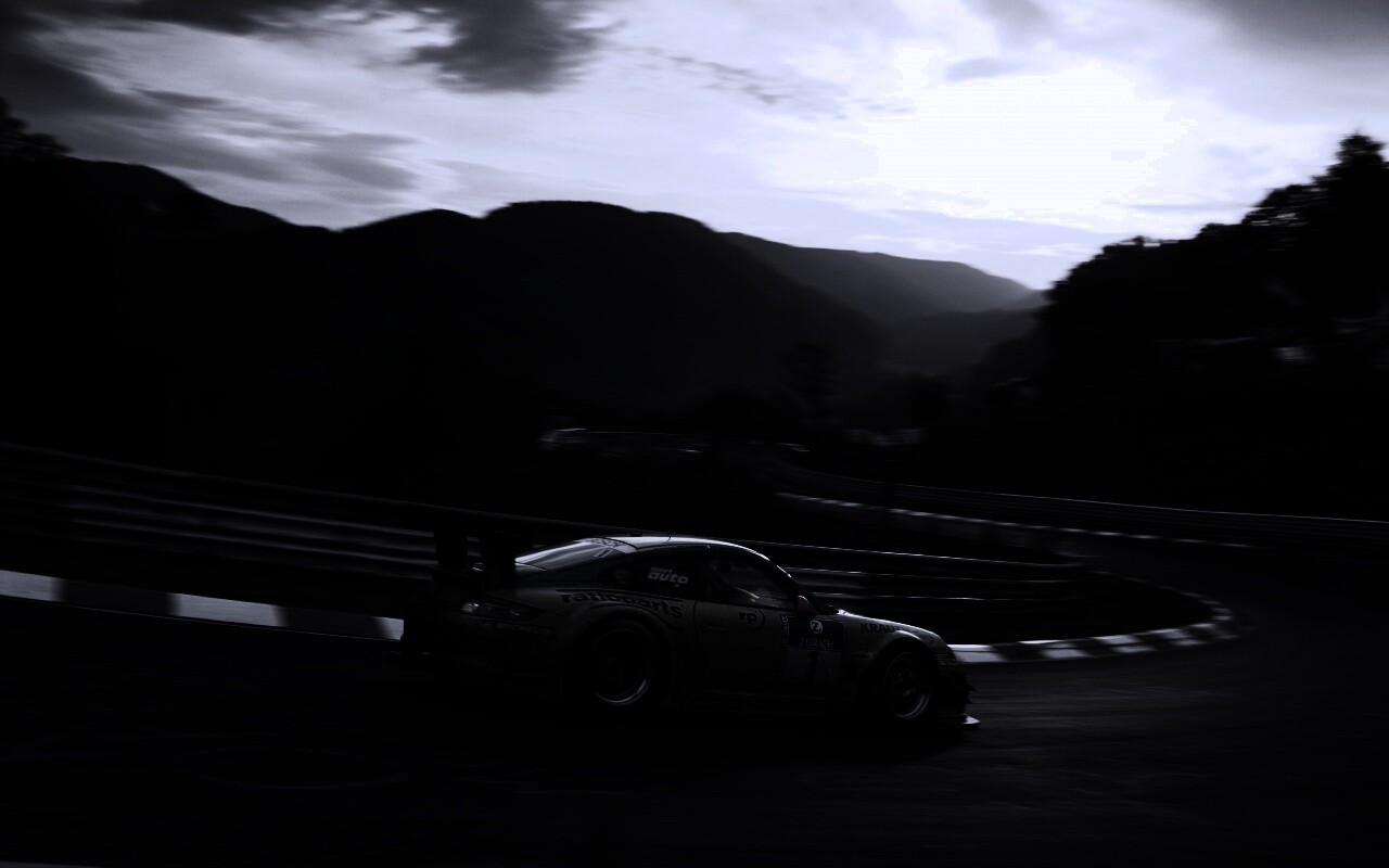 Гоночный Порше на треке обои