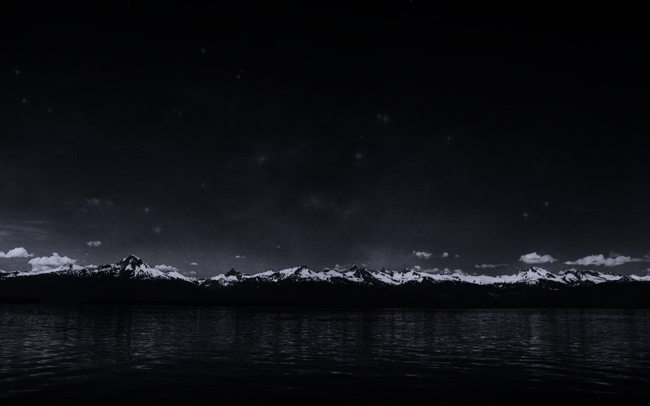 Горы за морем обои