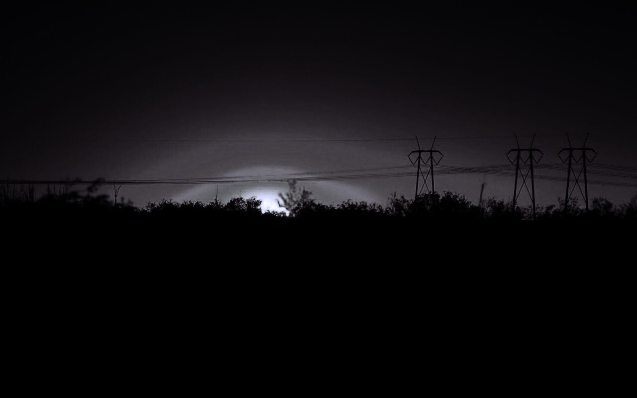 Закат за лесом обои