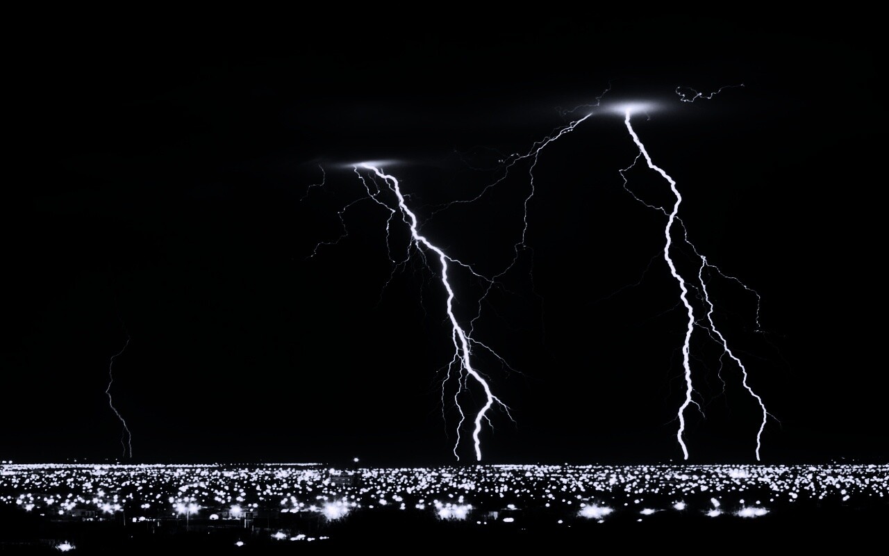 Гроза над городом обои