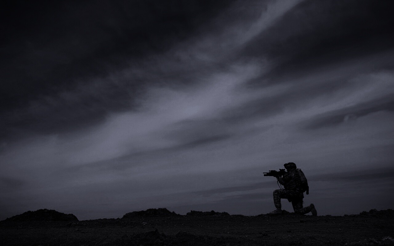 Стрельба с колена обои