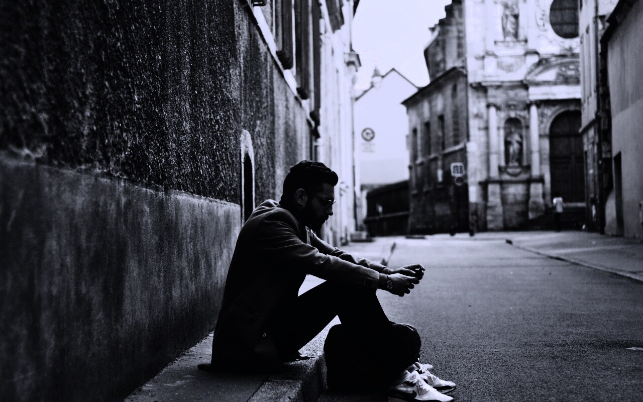 Хипстер с телефоном обои