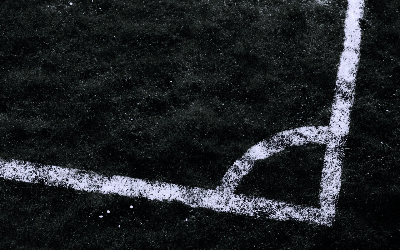 Угол футбольного поля обои