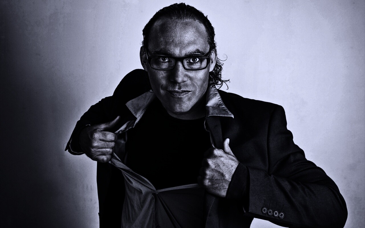 Спешит на помощь обои